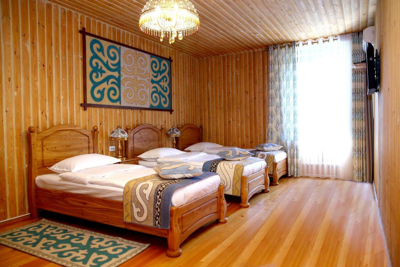 Navat Hotel Bishkek Bagian luar foto